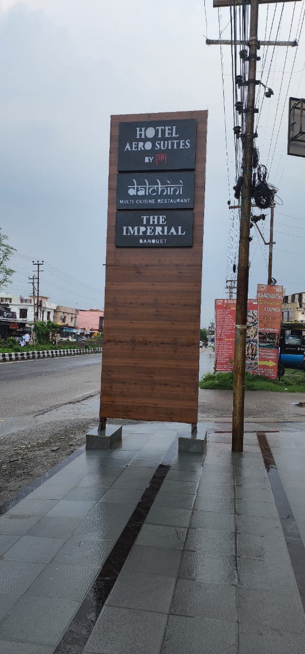 Unipoles & Fancy Signages 